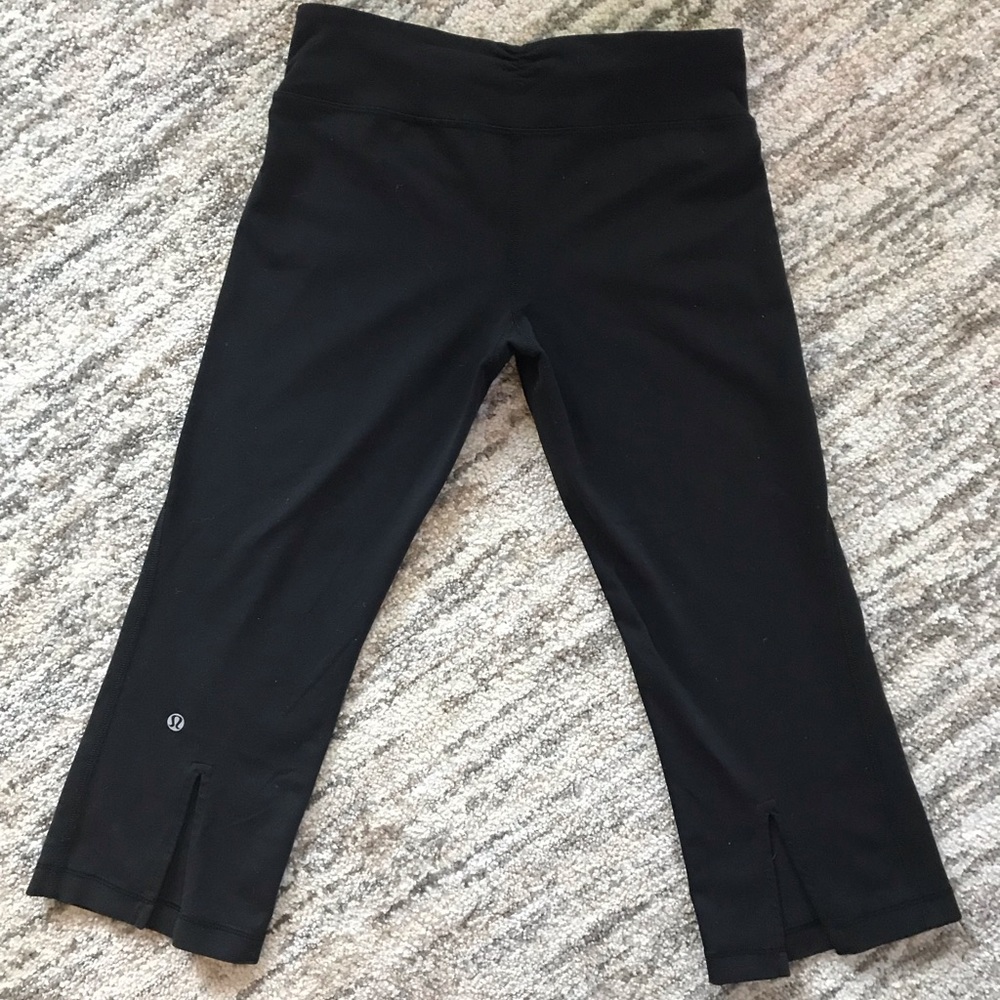 Lululemon Athletica Gather and Crow Crop